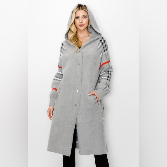 Joh Apparel: NEW, Knitted Coat, Size: M. Ask for available sizes. - Picture 1 of 6